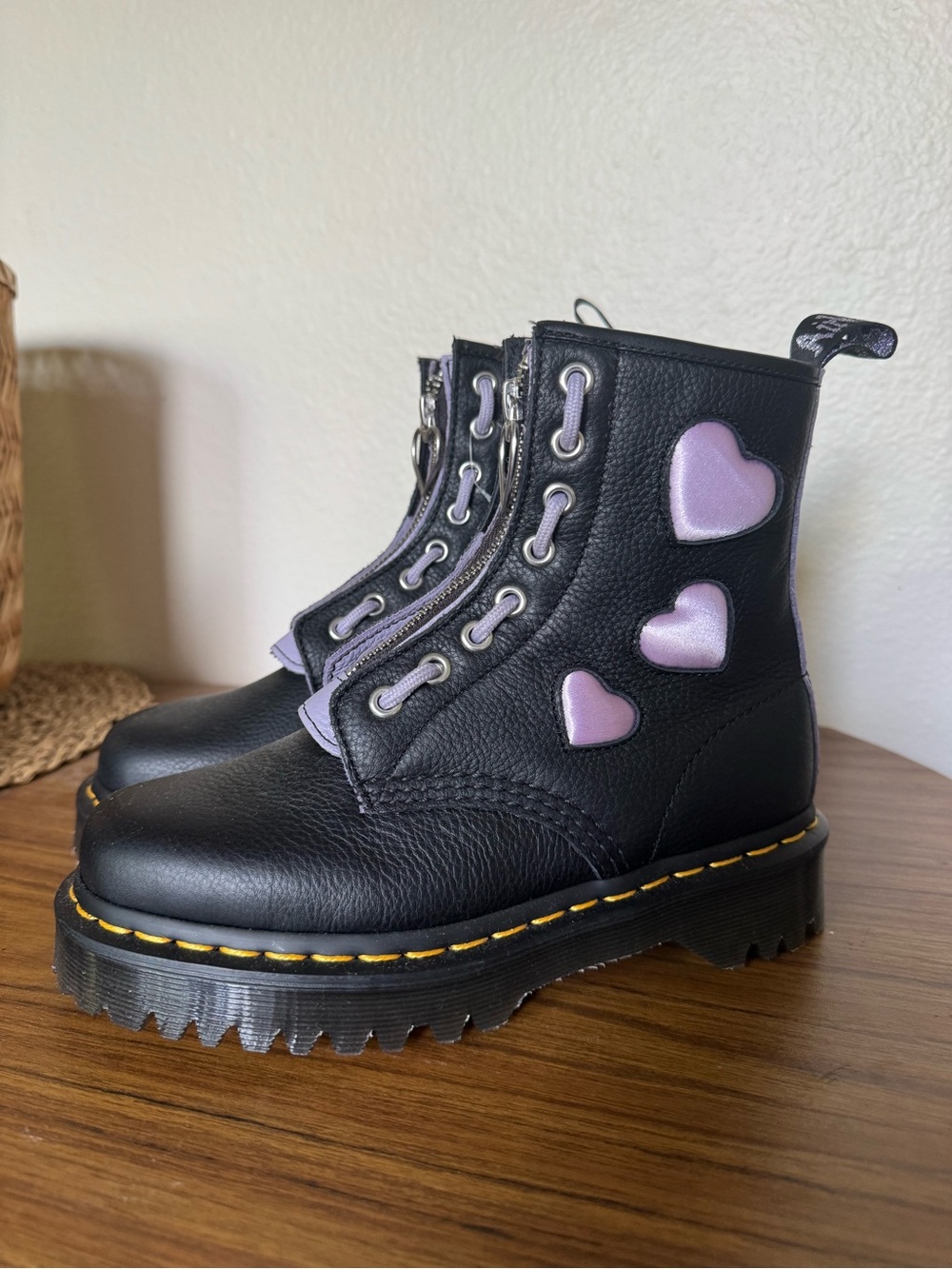 NWOT Dr Marten’s 1460 Zip Heart Lug Sole Boot